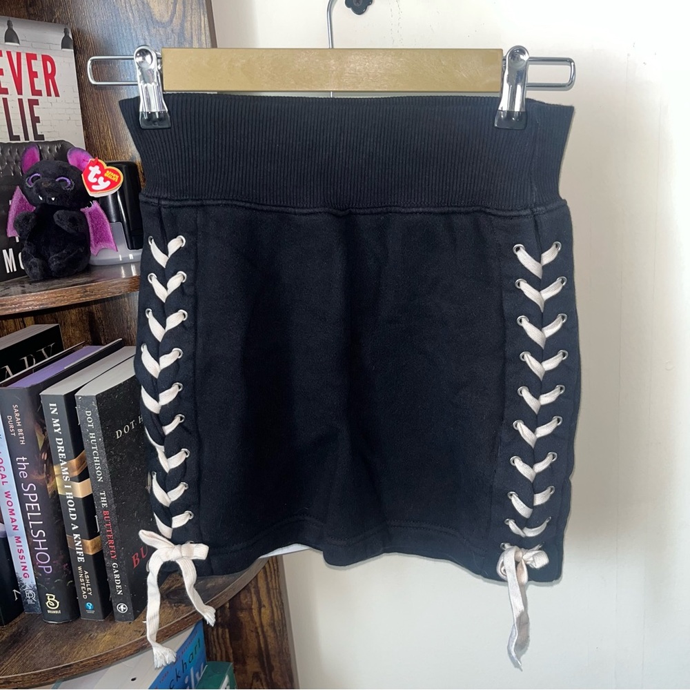Good American Black Lace Up Skirt